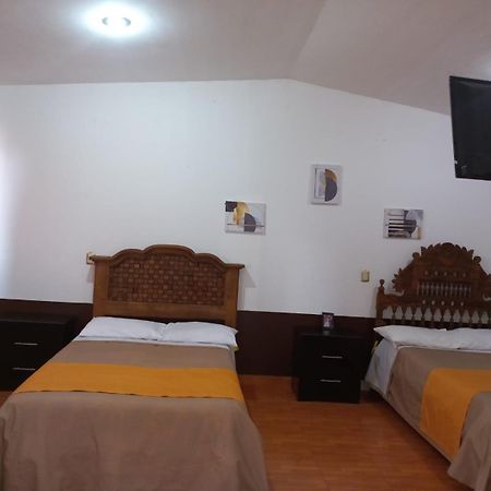Hotel Alameda Maravatio Bagian luar foto