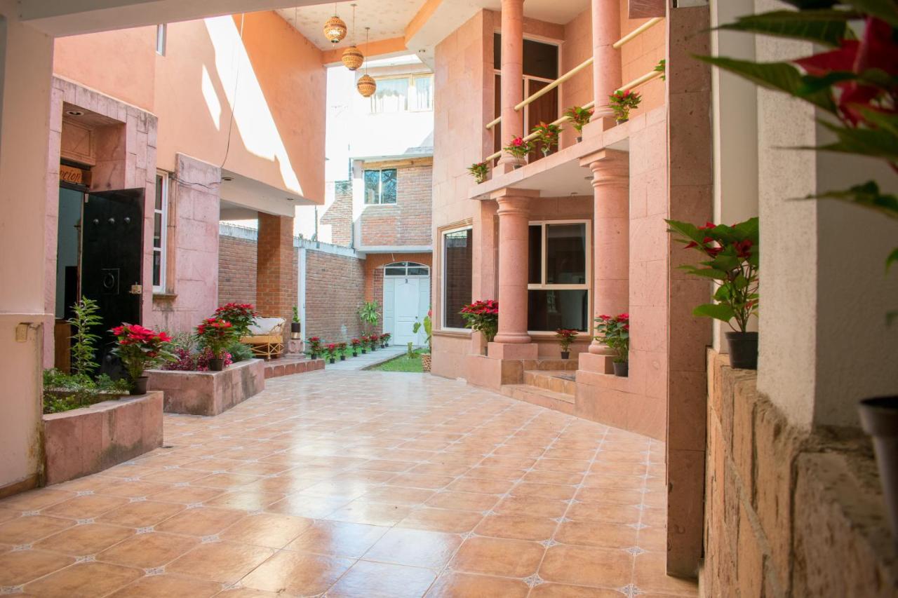 Hotel Alameda Maravatio Bagian luar foto