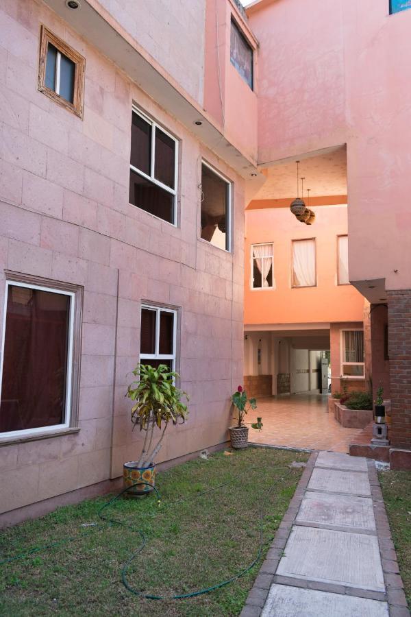 Hotel Alameda Maravatio Bagian luar foto